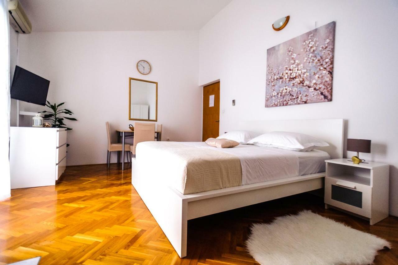 Apartments Korda L&M- Suhi Potok Jesenice  Buitenkant foto